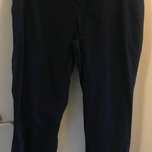 Women’s size 18W navy blue pants straight leg by St. John’s Bay great condition